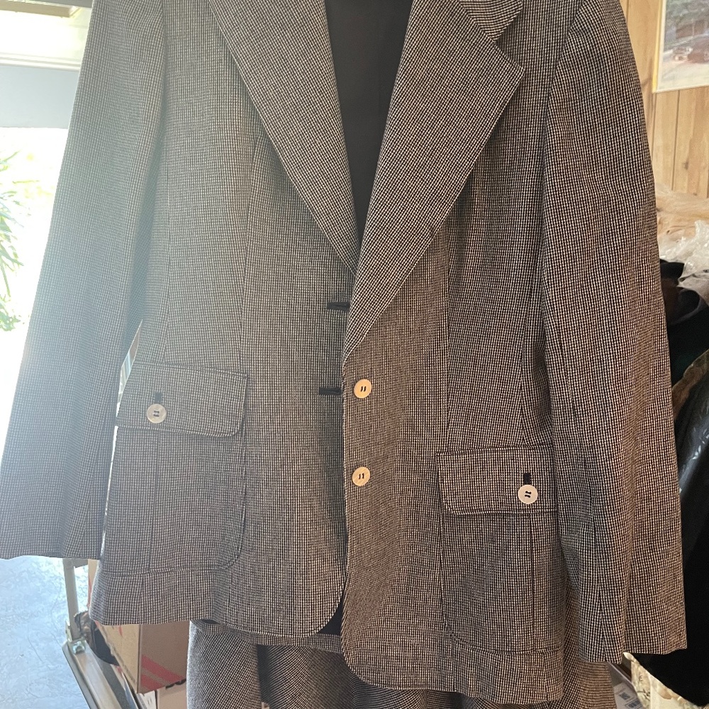 SKIRT AND JACKET SET